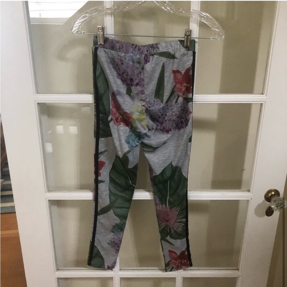 Adidas Gray Floral Leggings size XS - Picture 6 of 7